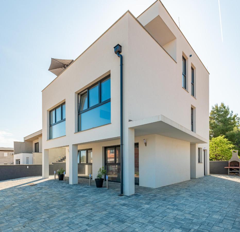 Appartements Vir Esterno foto